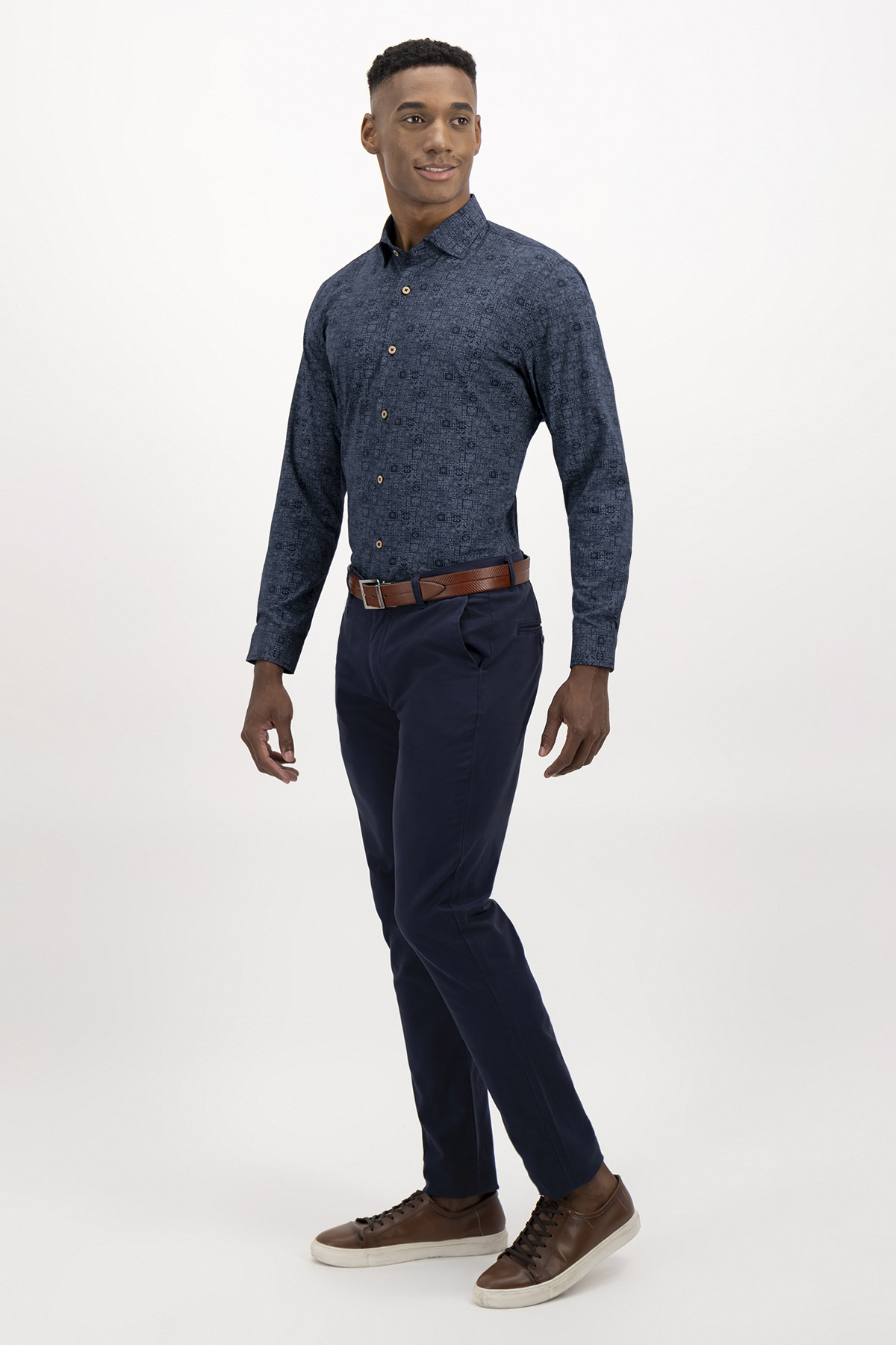 PANTALÓN CASUAL SLIM FIT LMENTAL image number 2