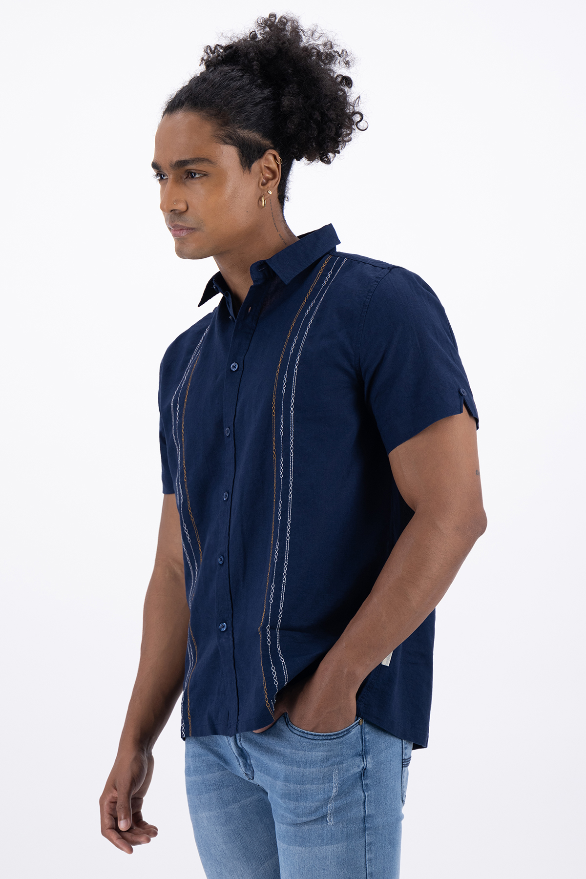 GUAYABERA CONTEMPORARY FIT MENS FASHION image number 3