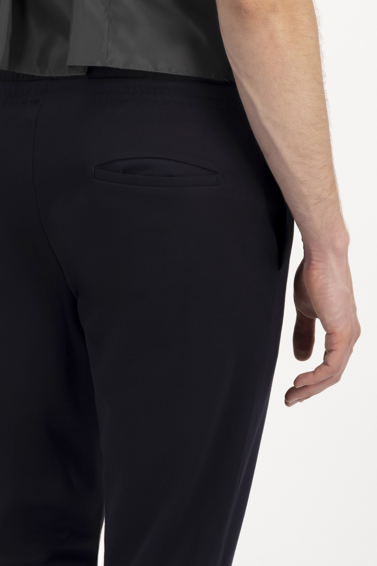 PANTALÓN FORMAL TIPO JOGGER SLIM FIT LMENTAL image number 3