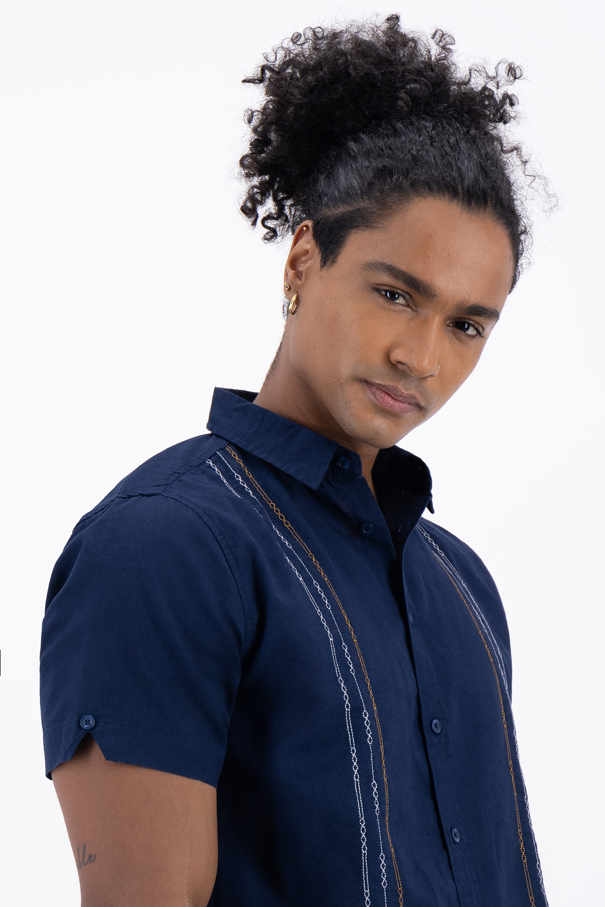 GUAYABERA CONTEMPORARY FIT MENS FASHION image number 4