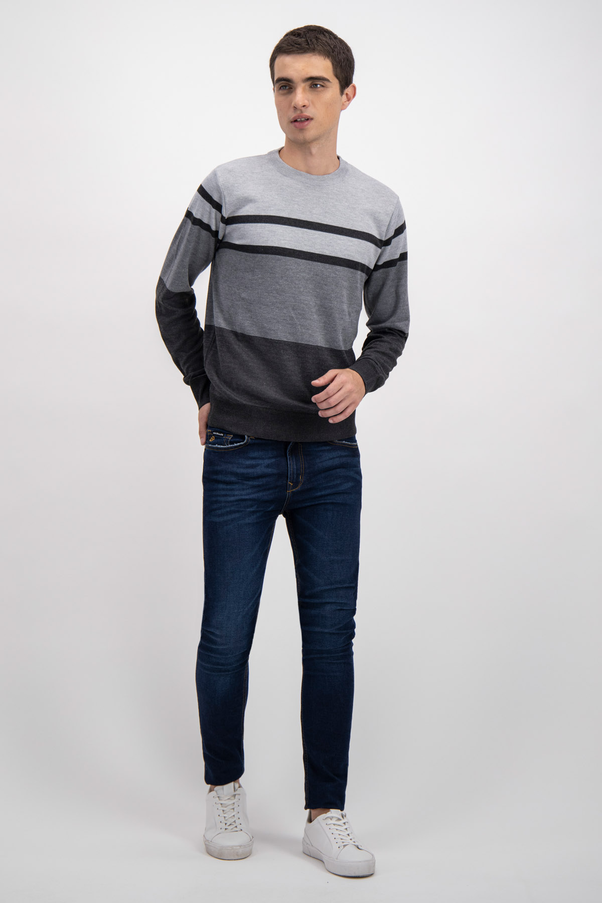 SUÉTER SLIM FIT LMENTAL image number 0