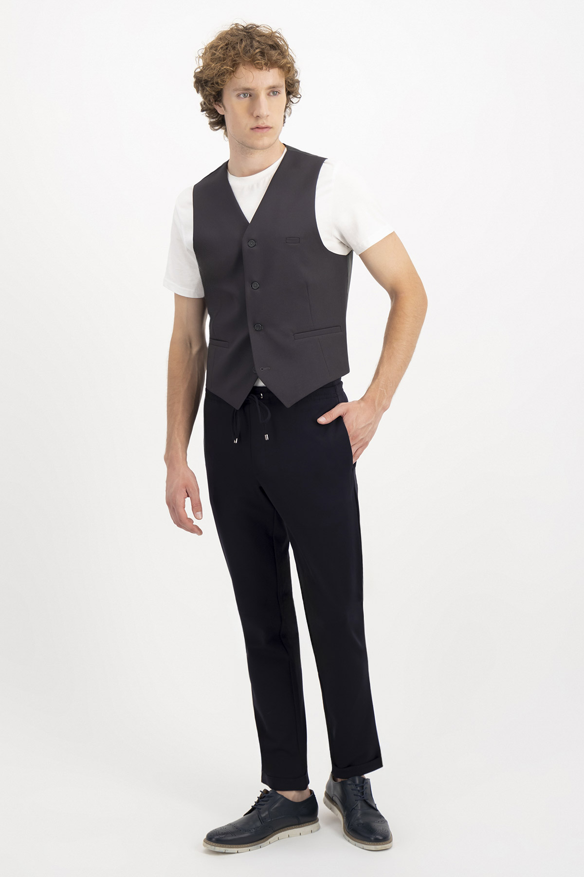 PANTALÓN FORMAL TIPO JOGGER SLIM FIT LMENTAL image number 2