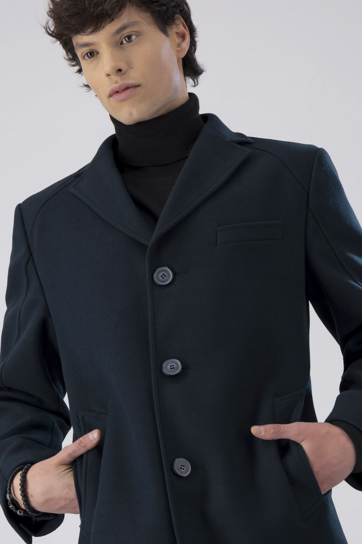 Abrigo Contemporary Fit