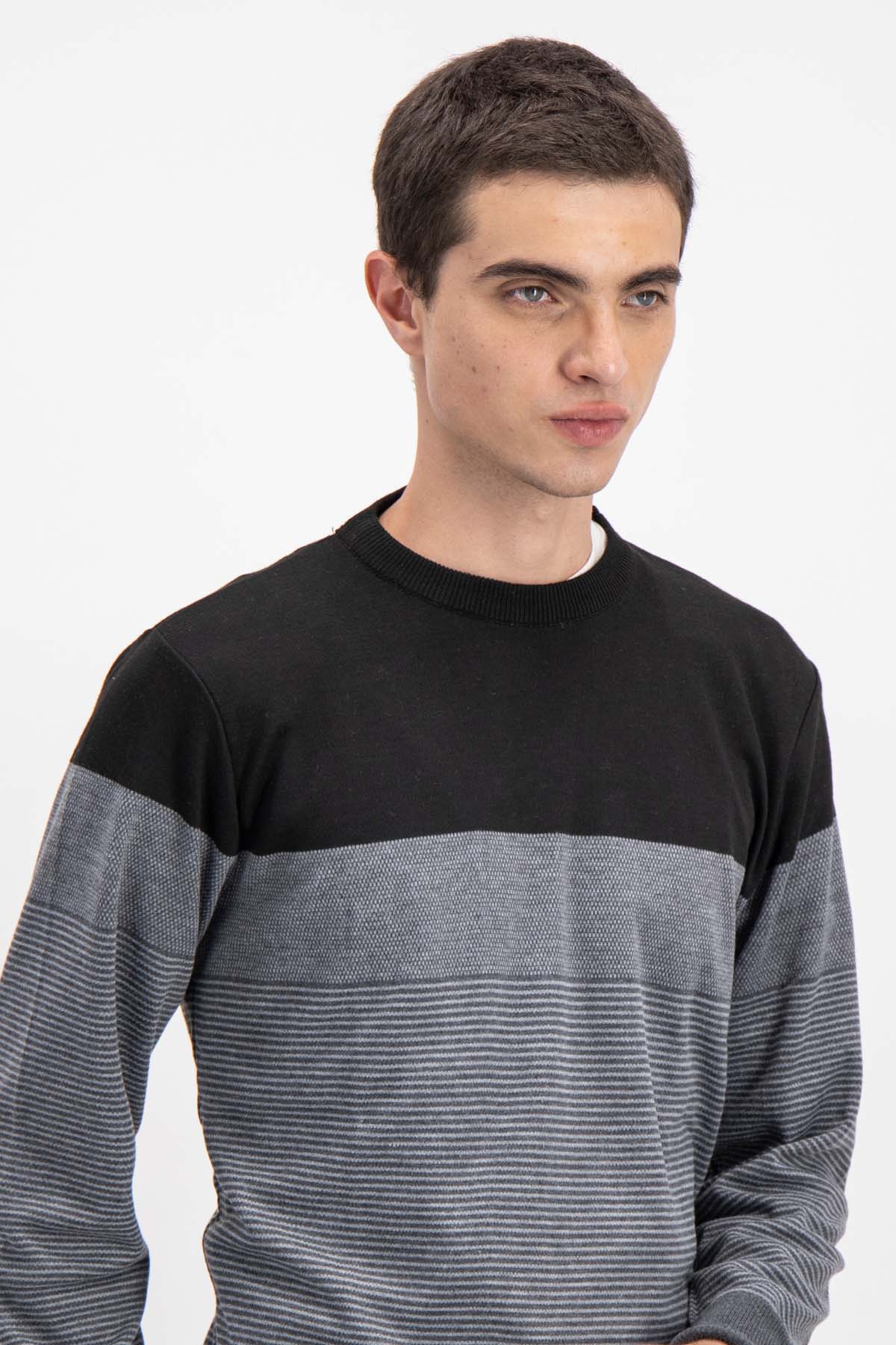 SUÉTER CONTEMPORARY FIT SONNETI image number 3