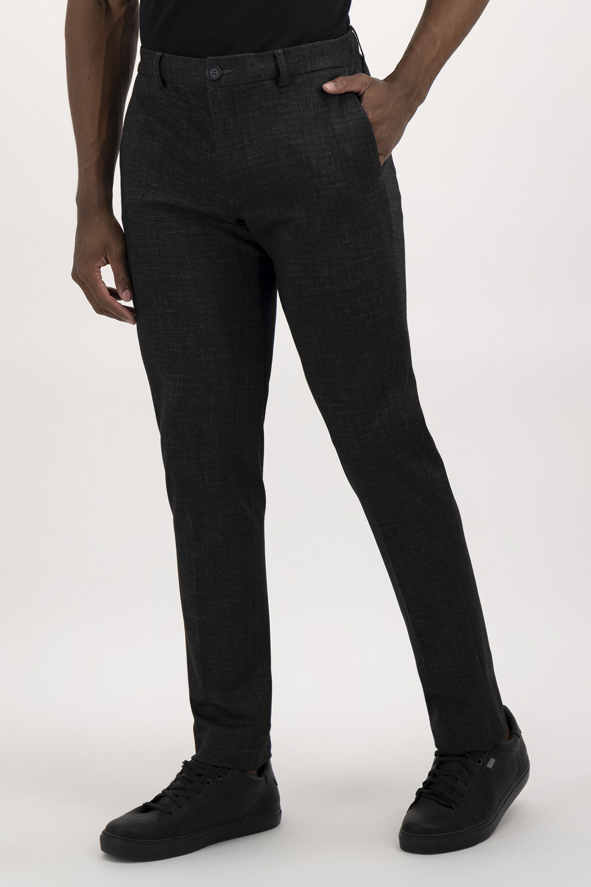 PANTALÓN TIPO JOGGER SLIM FIT LMENTAL