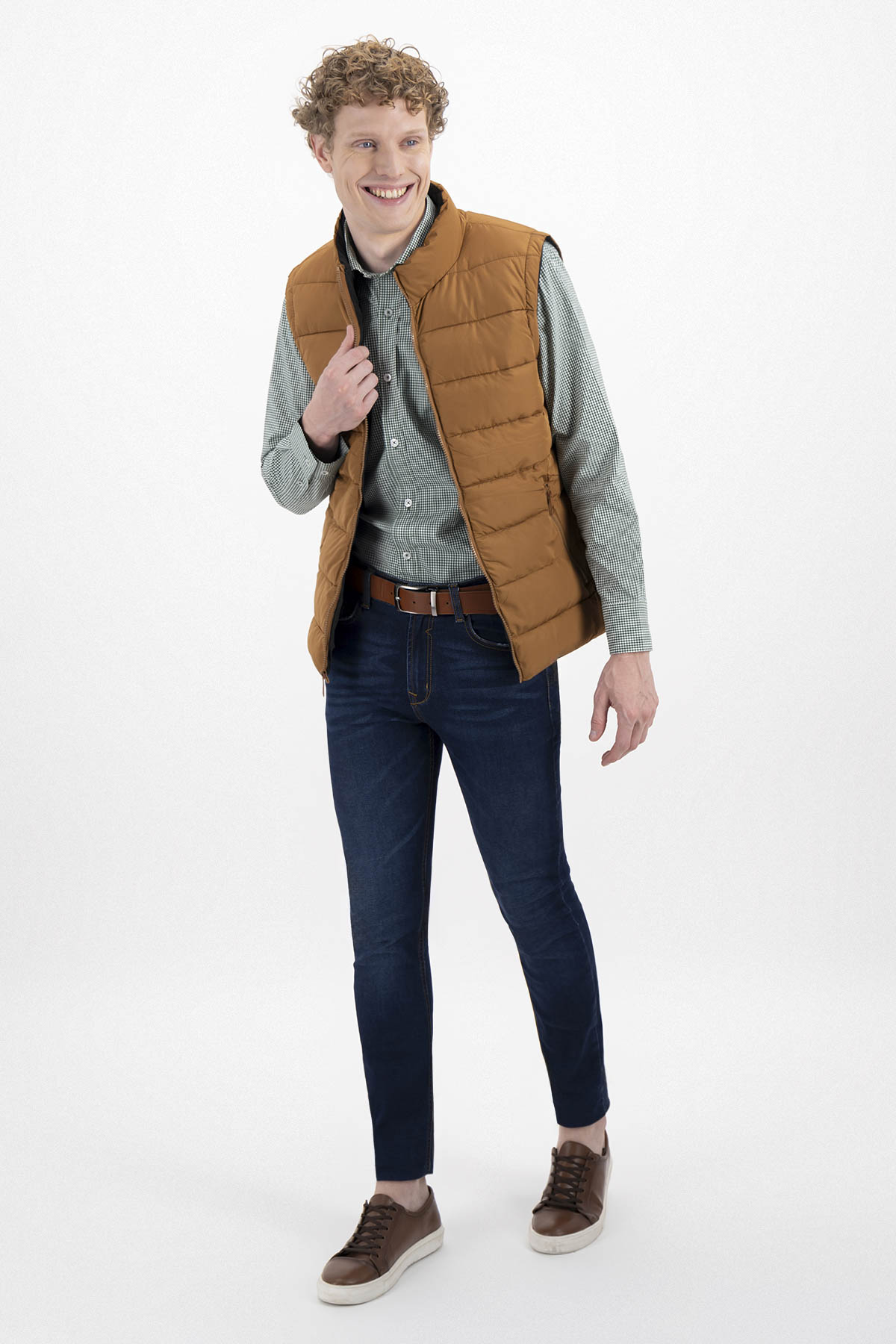 CHALECO FORMAL CONTEMPORARY FIT SONNETI image number 3
