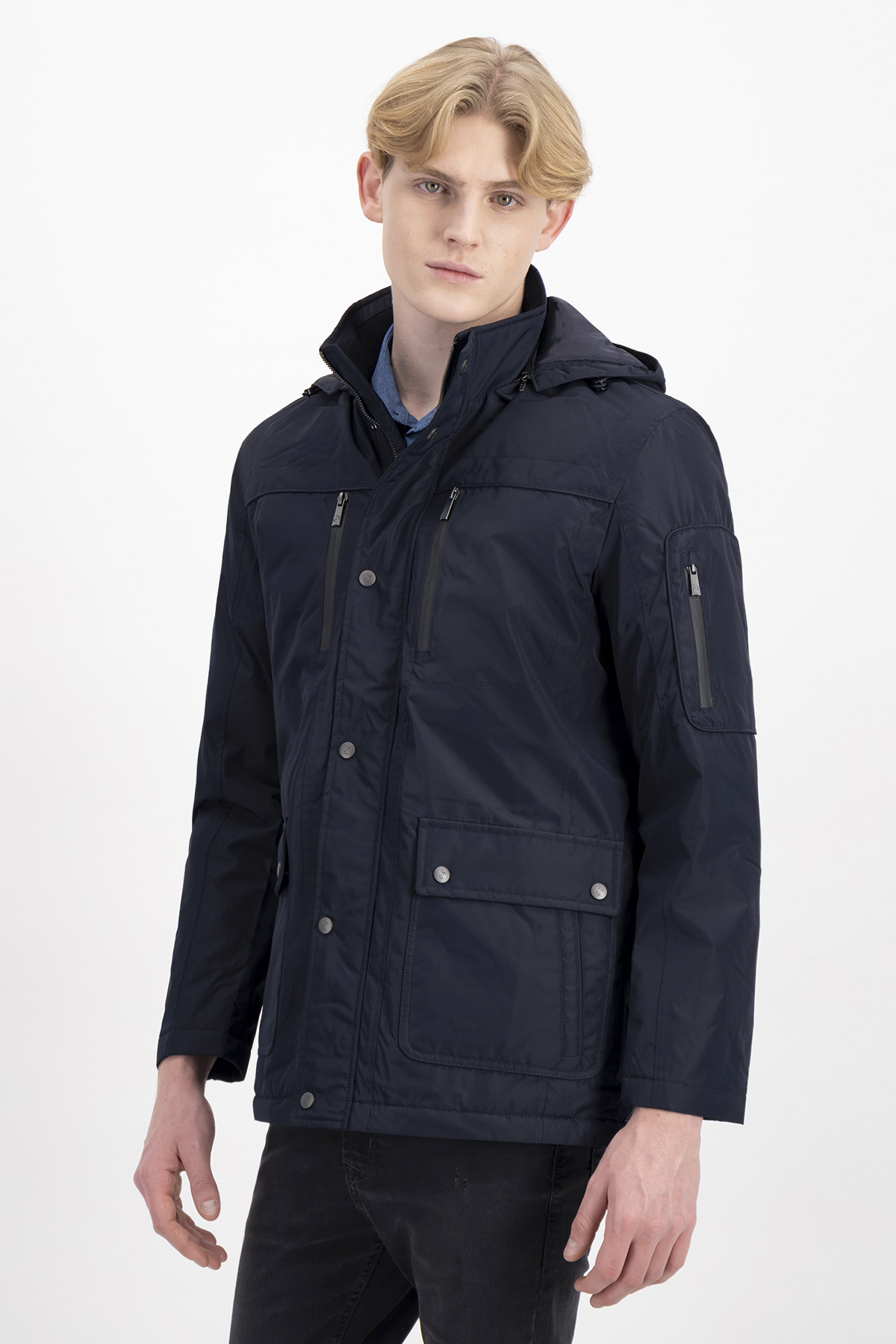 CHAMARRA SLIM FIT ROYALTON image number 0