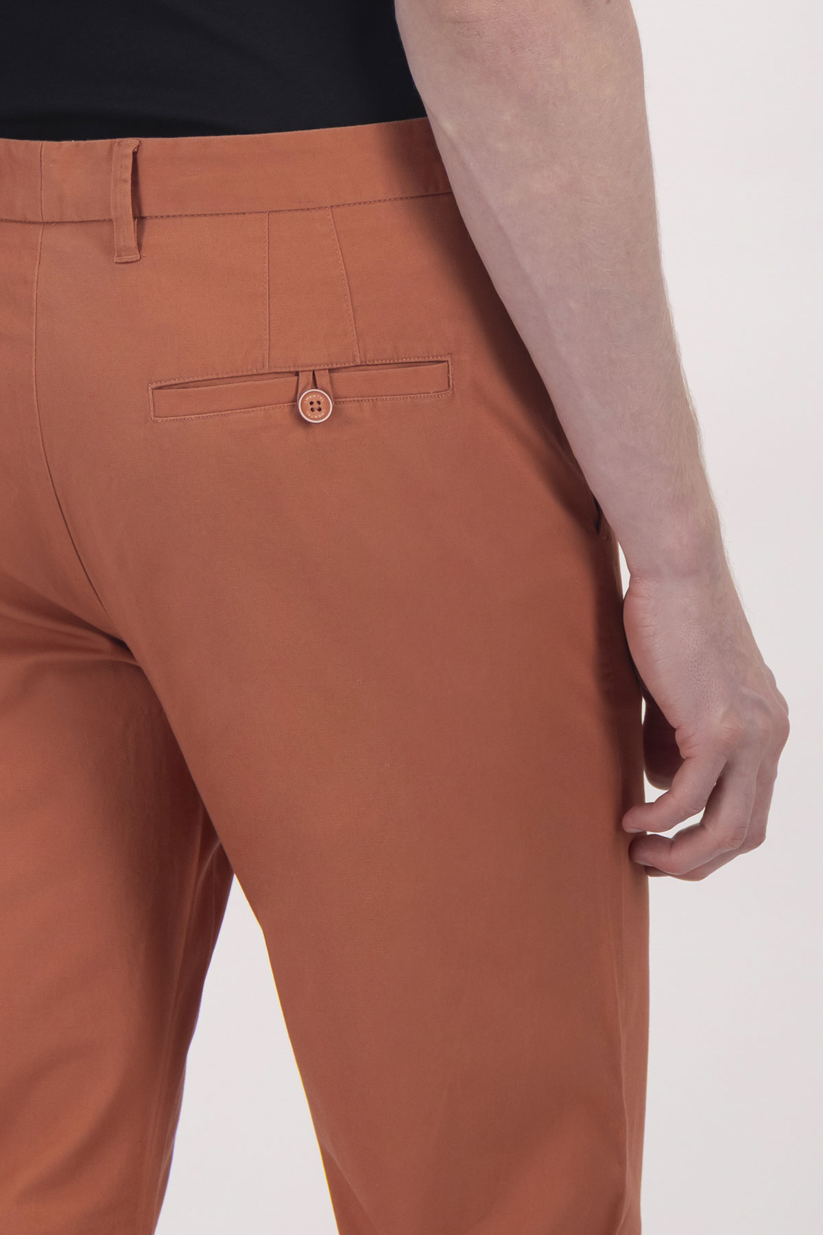 PANTALÓN CASUAL SLIM FIT LMENTAL image number 3