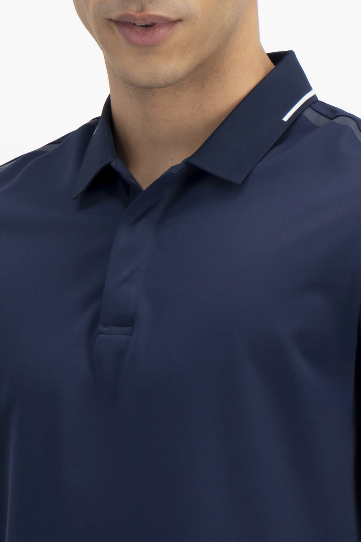 PLAYERA POLO MOVE SLIM FIT LMENTAL image number 2