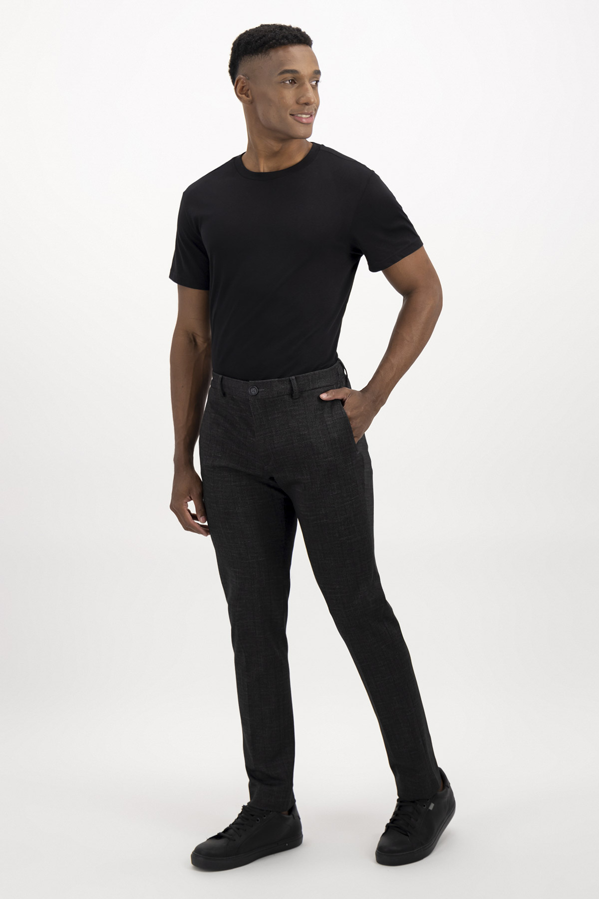 PANTALÓN TIPO JOGGER SLIM FIT LMENTAL image number 2