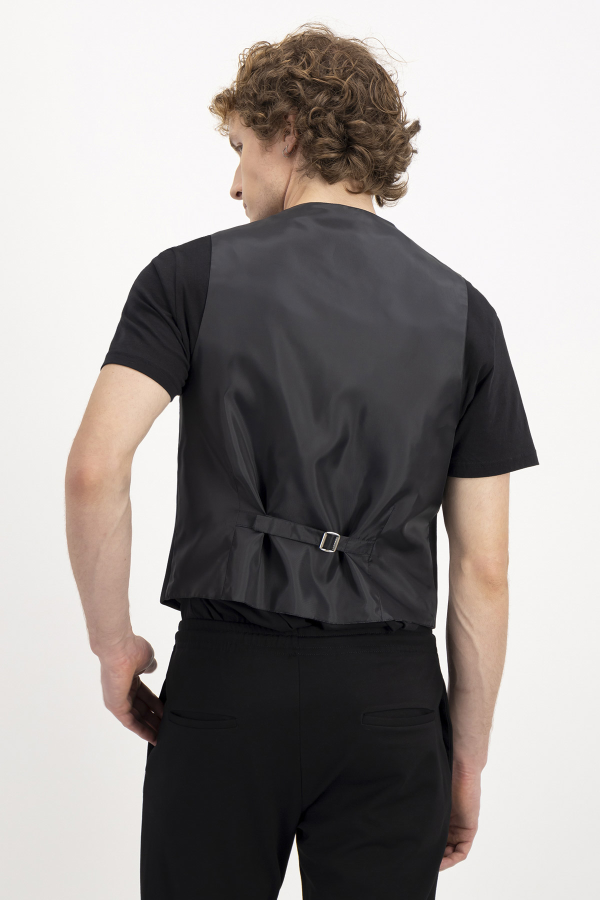 CHALECO FORMAL CONTEMPORARY FIT SONNETI image number 1