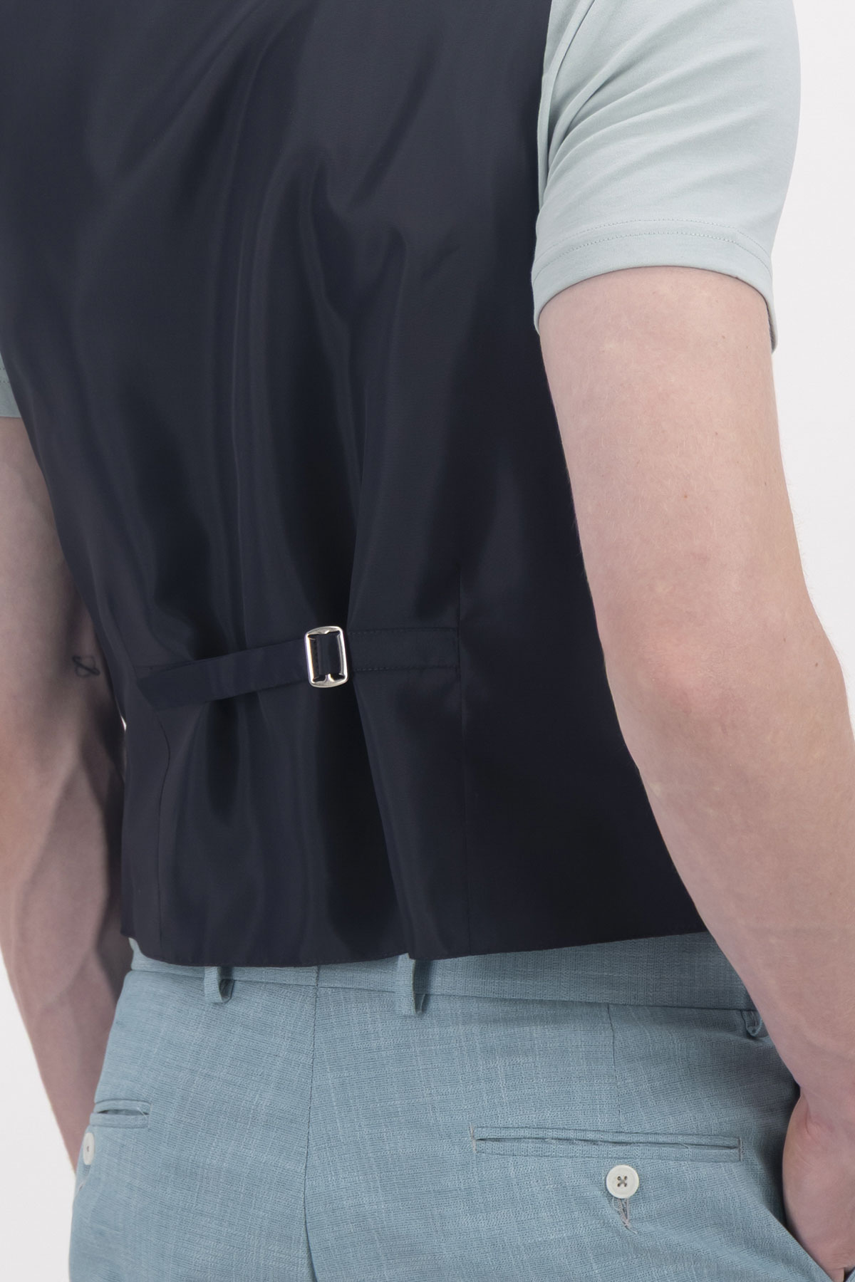 CHALECO FORMAL CONTEMPORARY FIT SONNETII image number 2