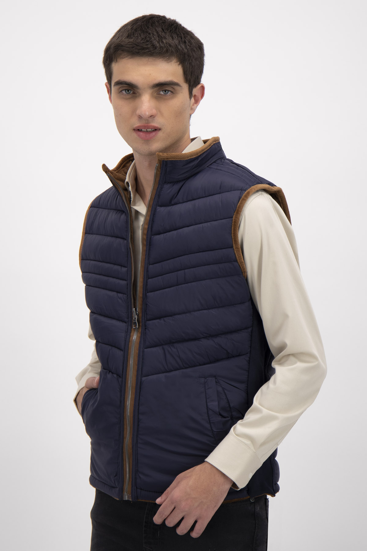 CHALECO CONTEMPORARY FIT ROYALTON image number 2