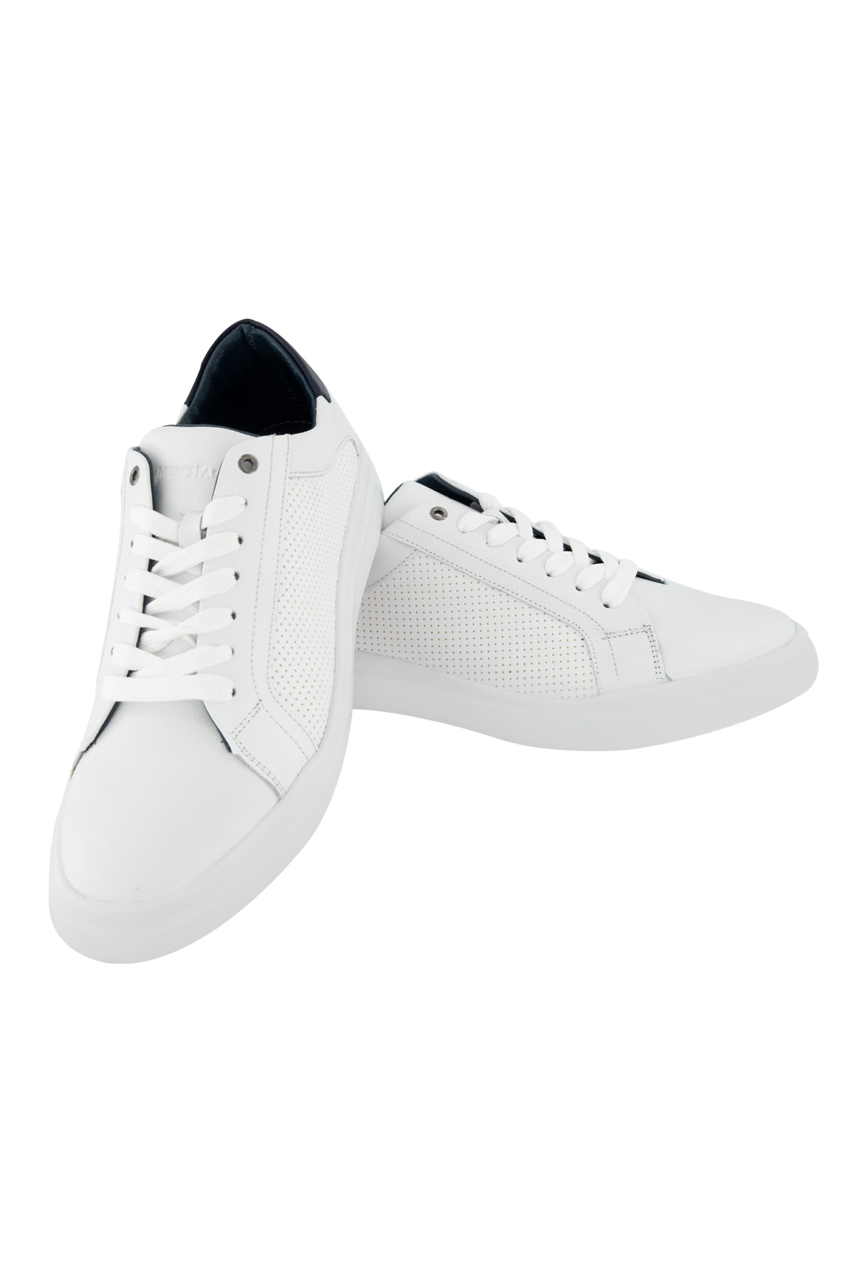 TENIS COLOR BLANCO MENS FASHION image number null