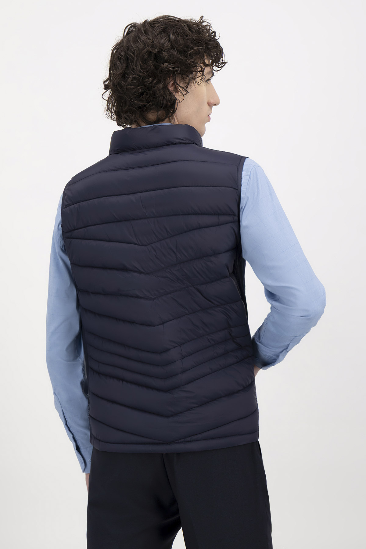 CHALECO SLIM FIT SONNETI image number 2