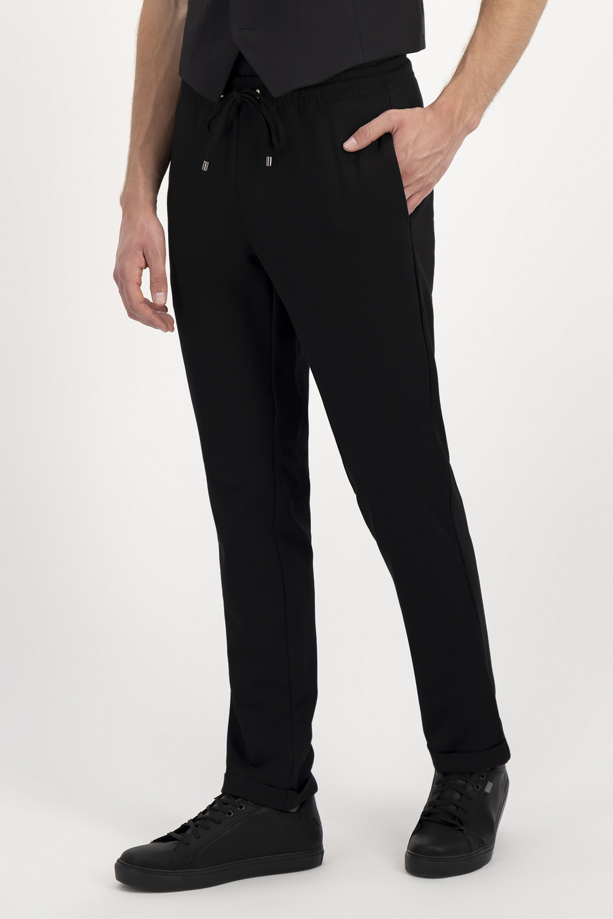 PANTALÓN TIPO JOGGER SLIM FIT LMENTAL image number 0