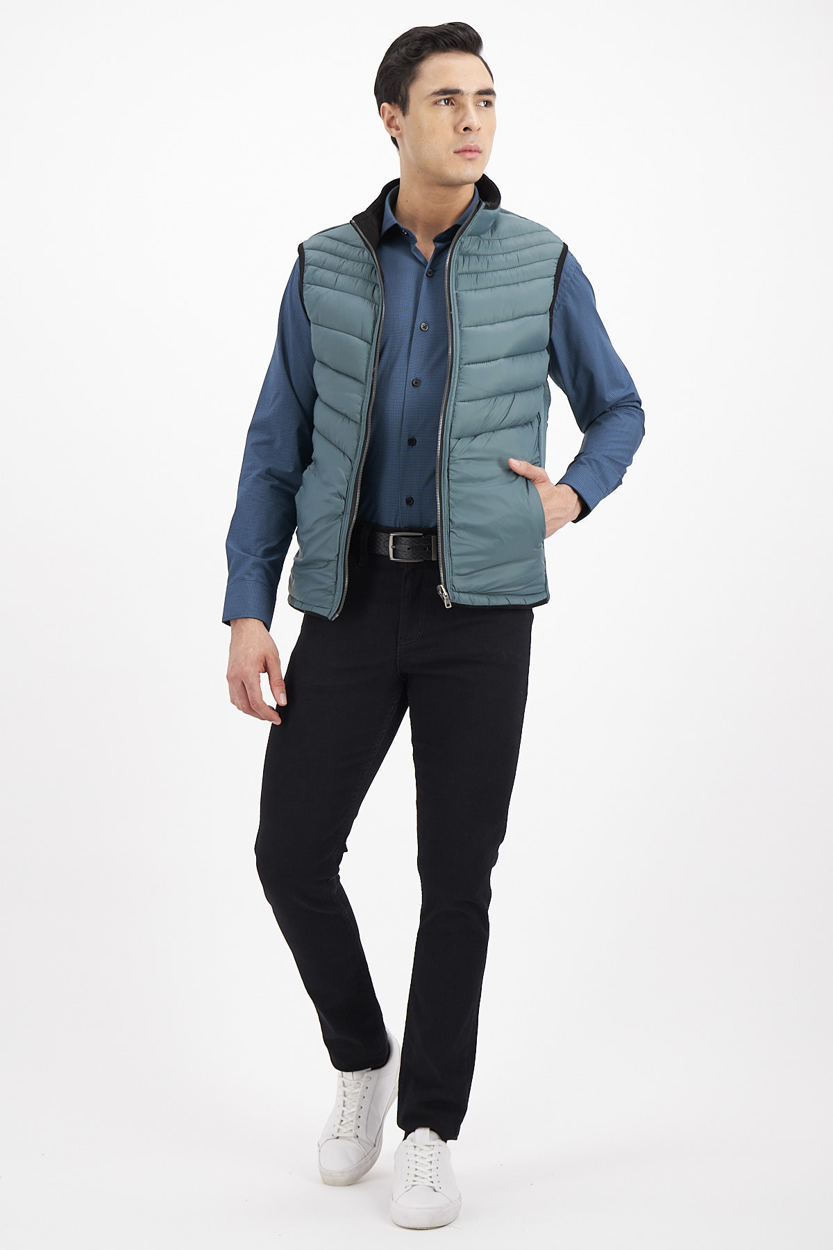 CHALECO CONTEMPORARY FIT ROYALTON image number 4