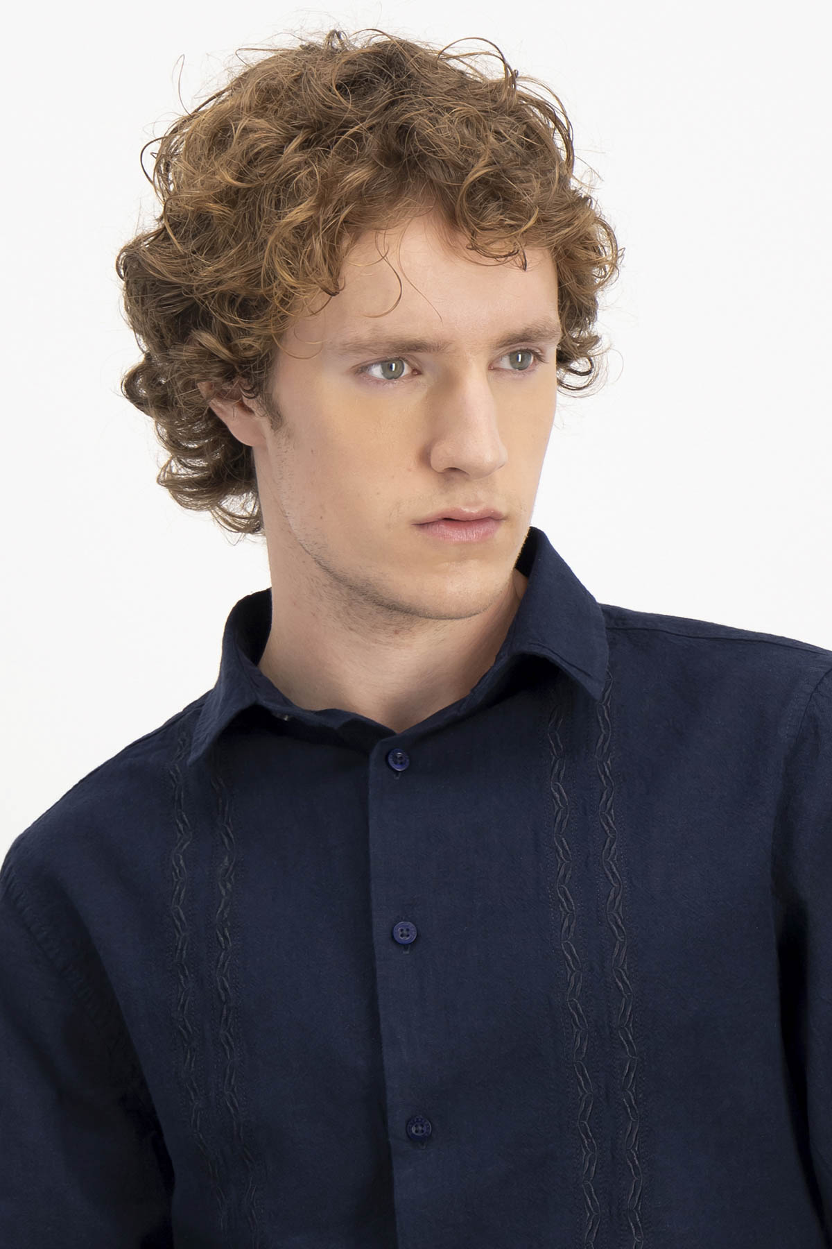 GUAYABERA CASUAL CONTEMPORARY FIT GUAYAHABANA image number 2
