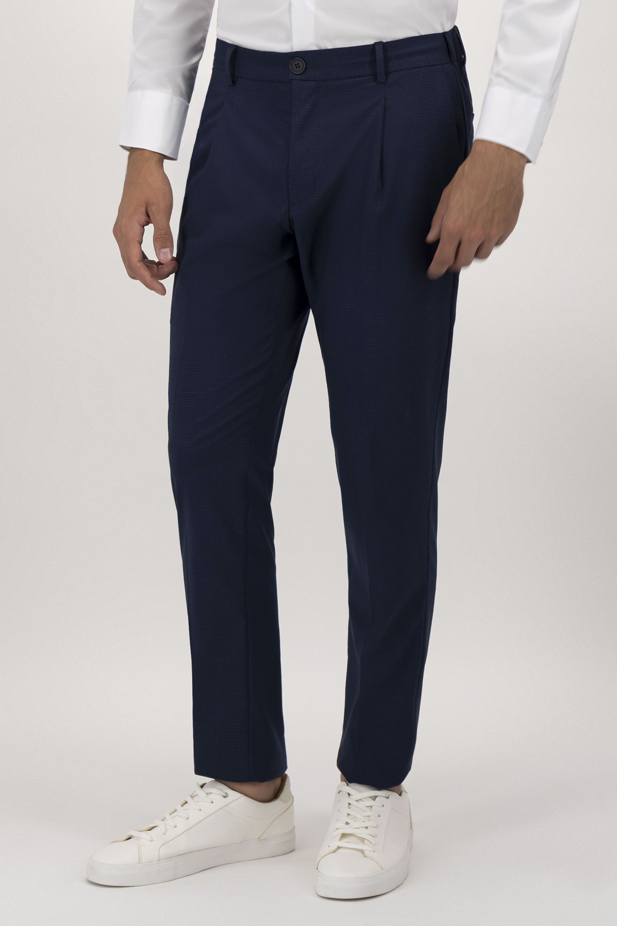 Pantalón Slim Fit Lmental image number 2
