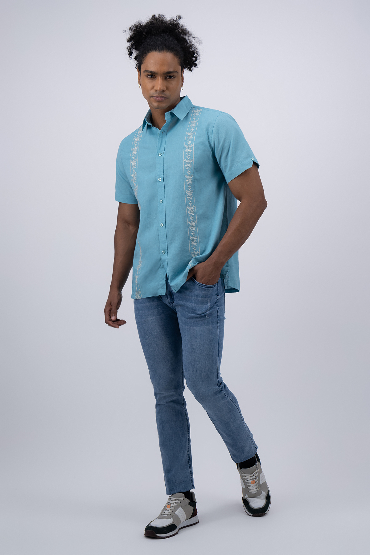GUAYABERA CONTEMPORARY FIT MENS FASHION image number 1