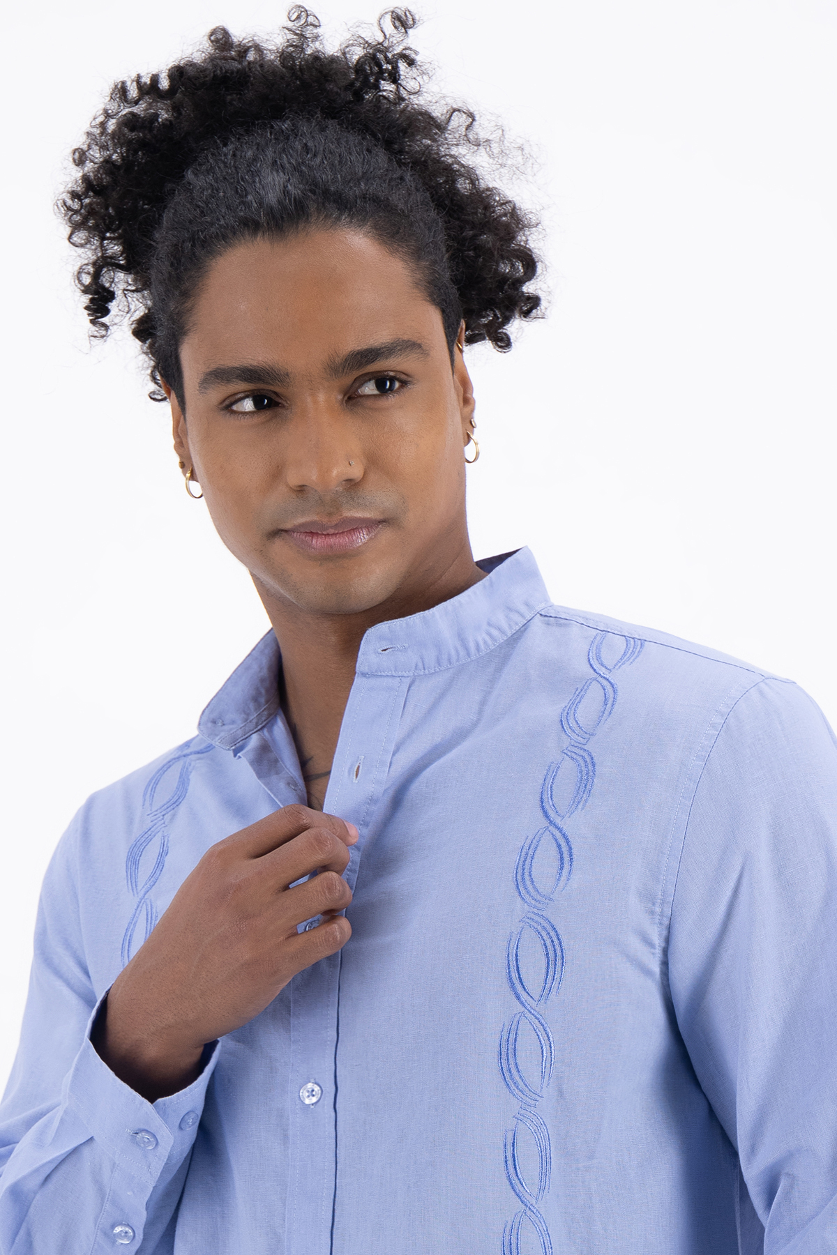 GUAYABERA CONTEMPORARY FIT MENS FASHION image number 4
