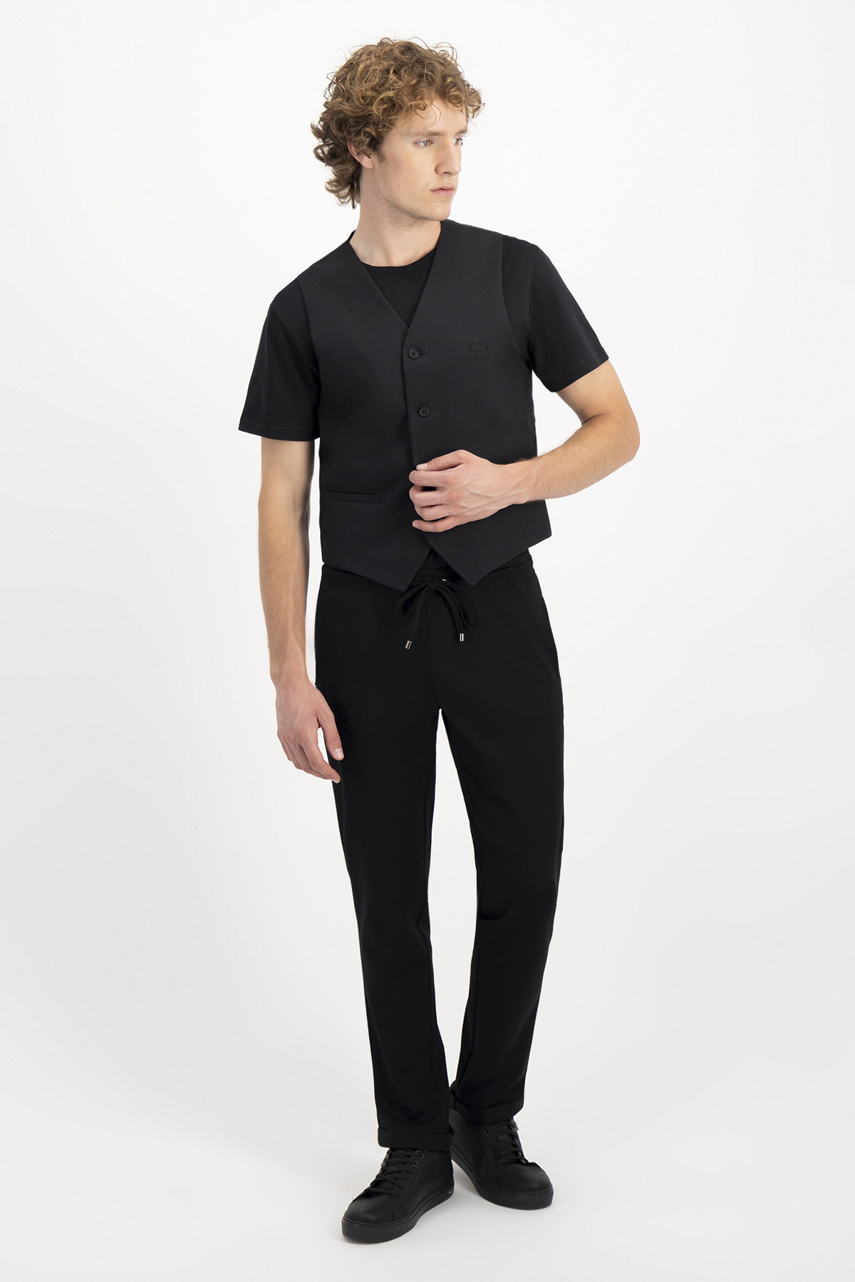 PANTALÓN TIPO JOGGER SLIM FIT LMENTAL image number 2
