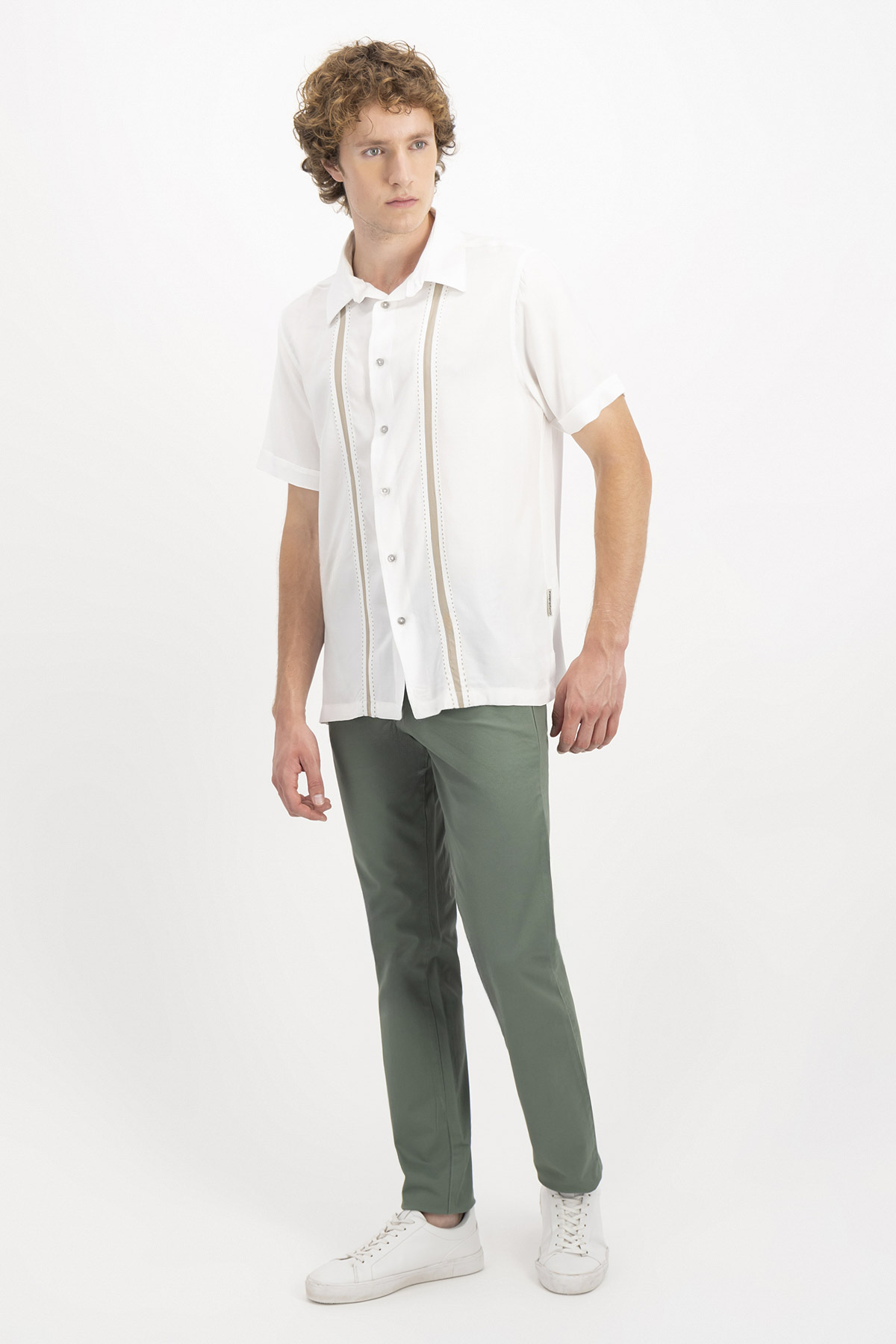 GUAYABERA CASUAL CONTEMPORARY FIT GUAYAHABANA image number 3