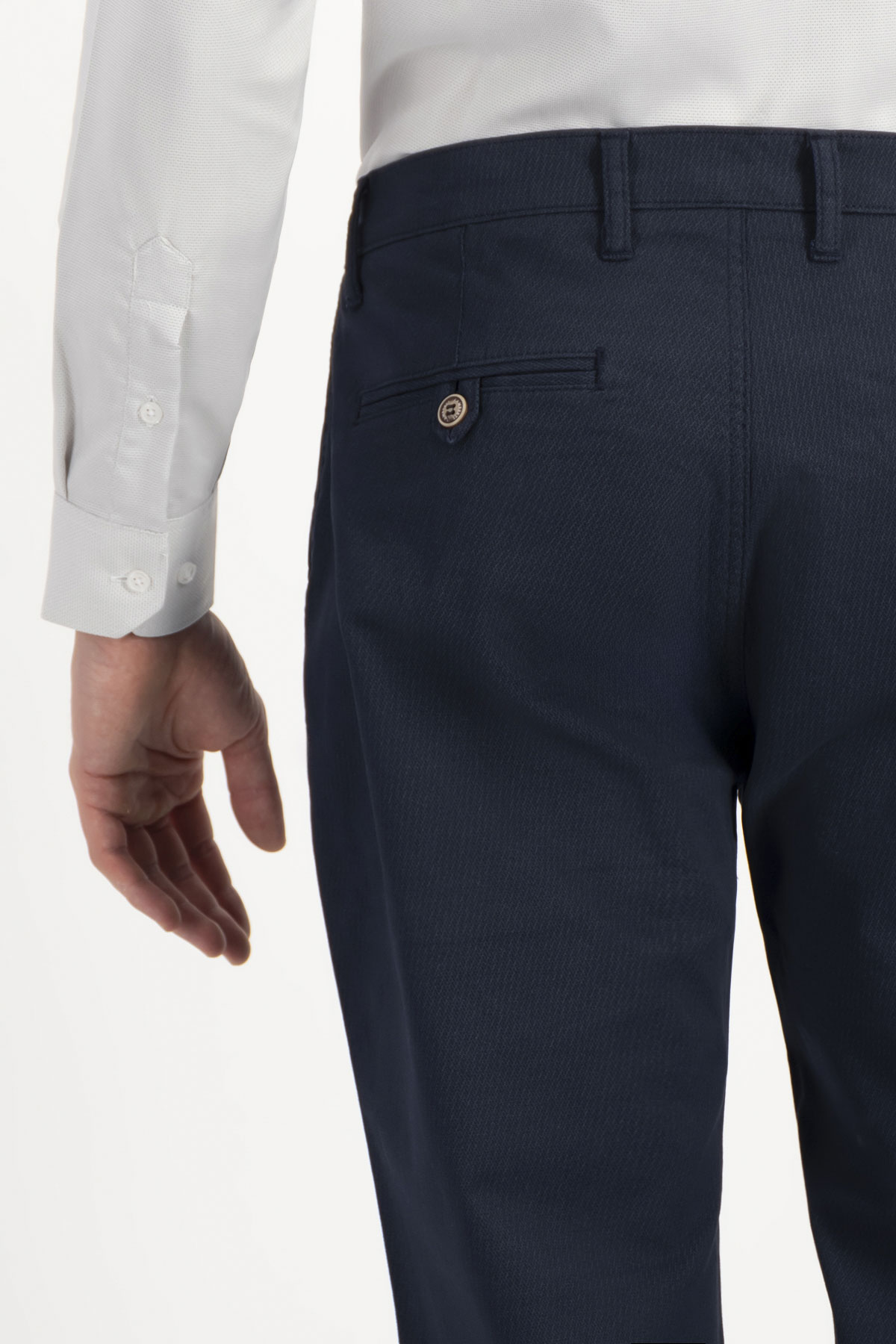 PANTALÓN CASUAL CONTEMPORARY FIT LAMBERTI image number 3