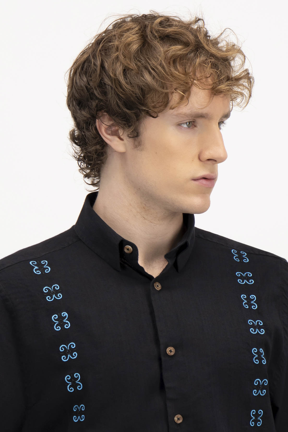 GUAYABERA CASUAL CONTEMPORARY FIT GUAYAHABANA image number 2