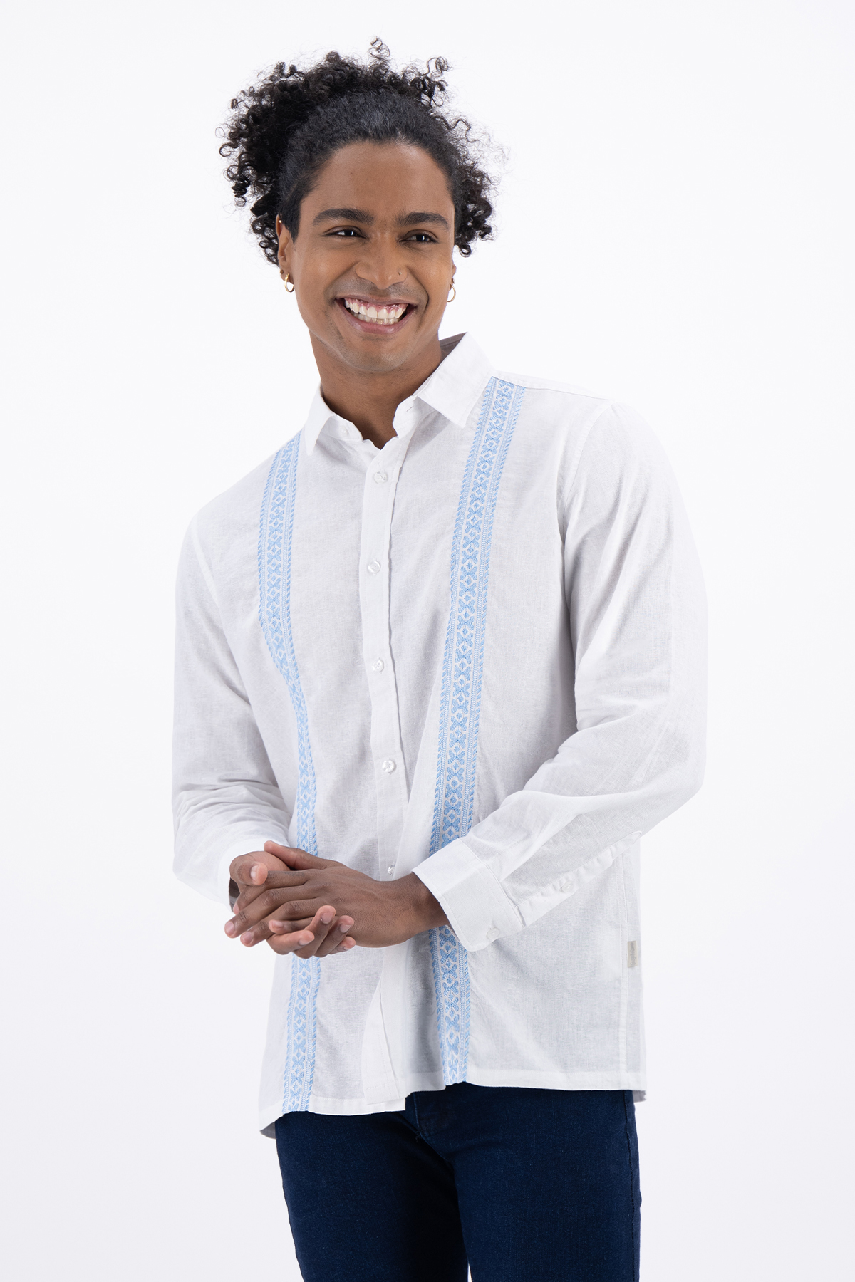 GUAYABERA CONTEMPORARY FIT MENS FASHION image number 3