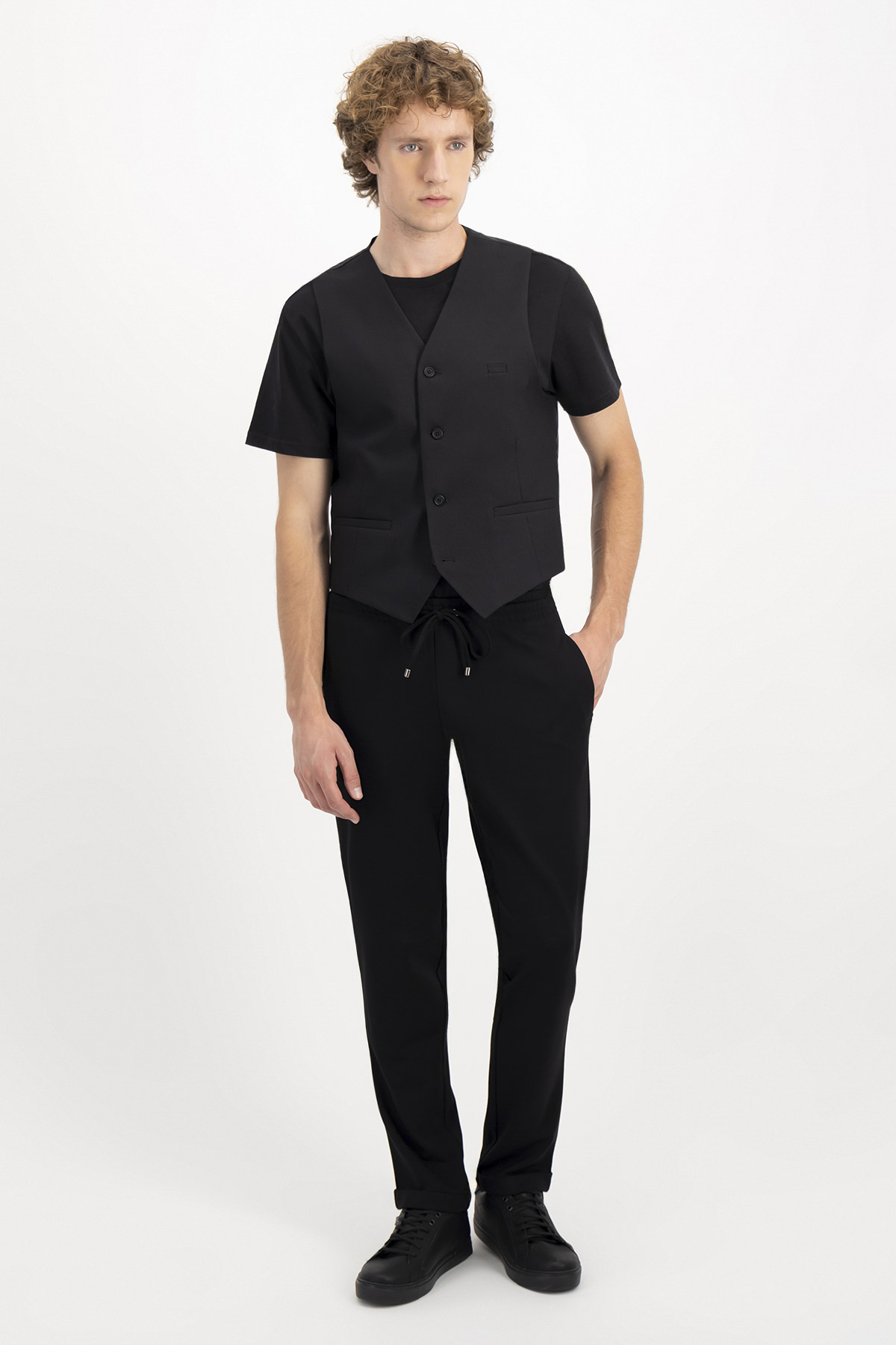 CHALECO FORMAL CONTEMPORARY FIT SONNETI image number 3