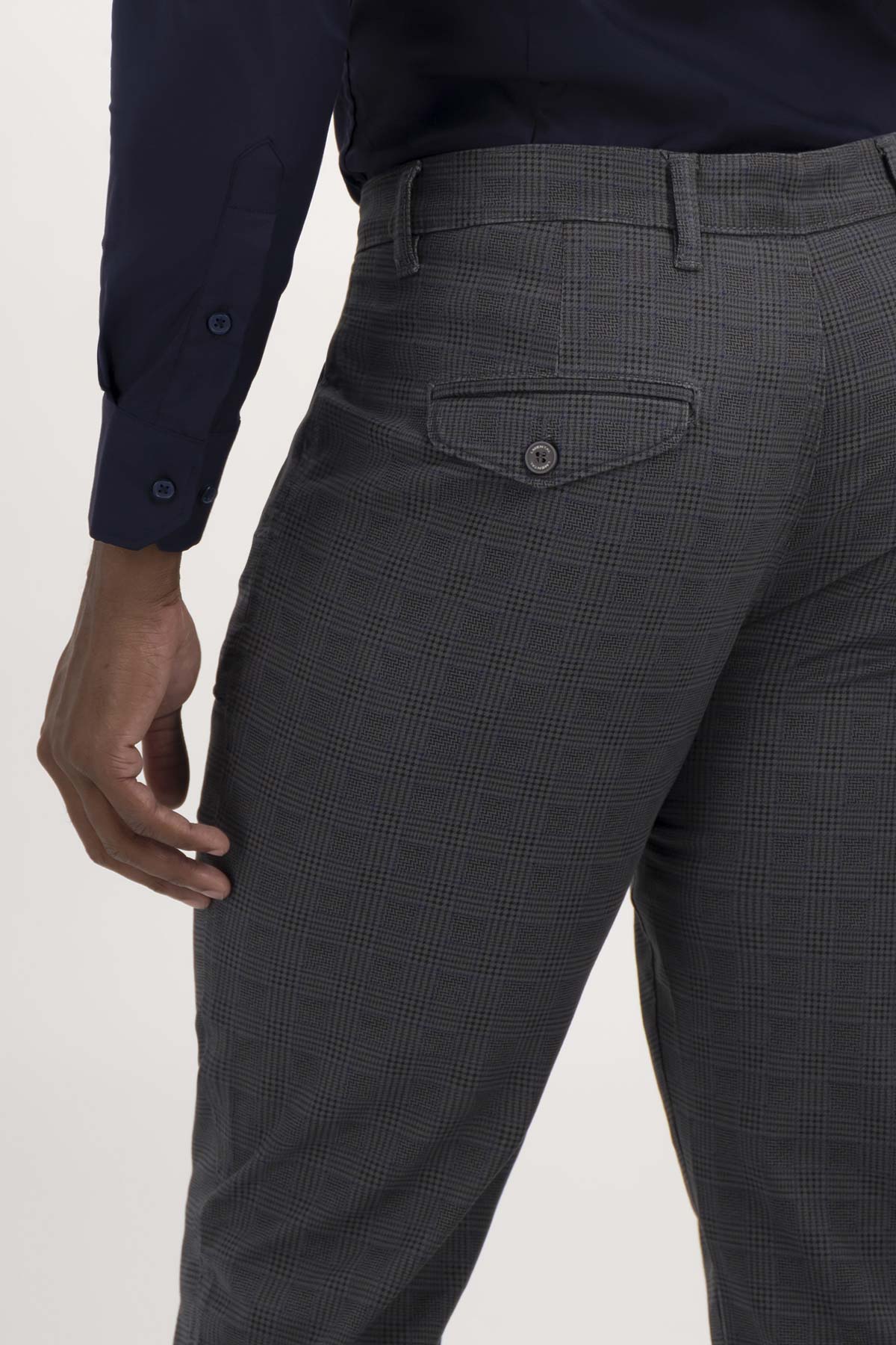 PANTALÓN CASUAL SLIM FIT LMENTAL image number 3
