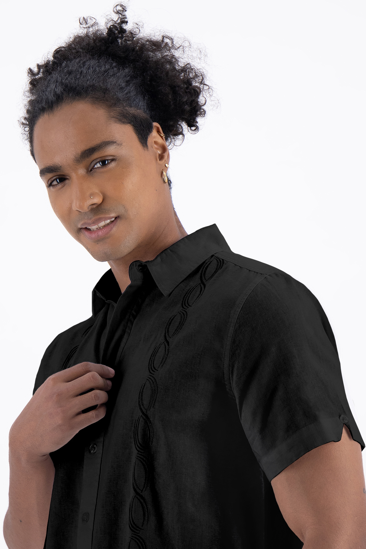 GUAYABERA CONTEMPORARY FIT MENS FASHION image number 4