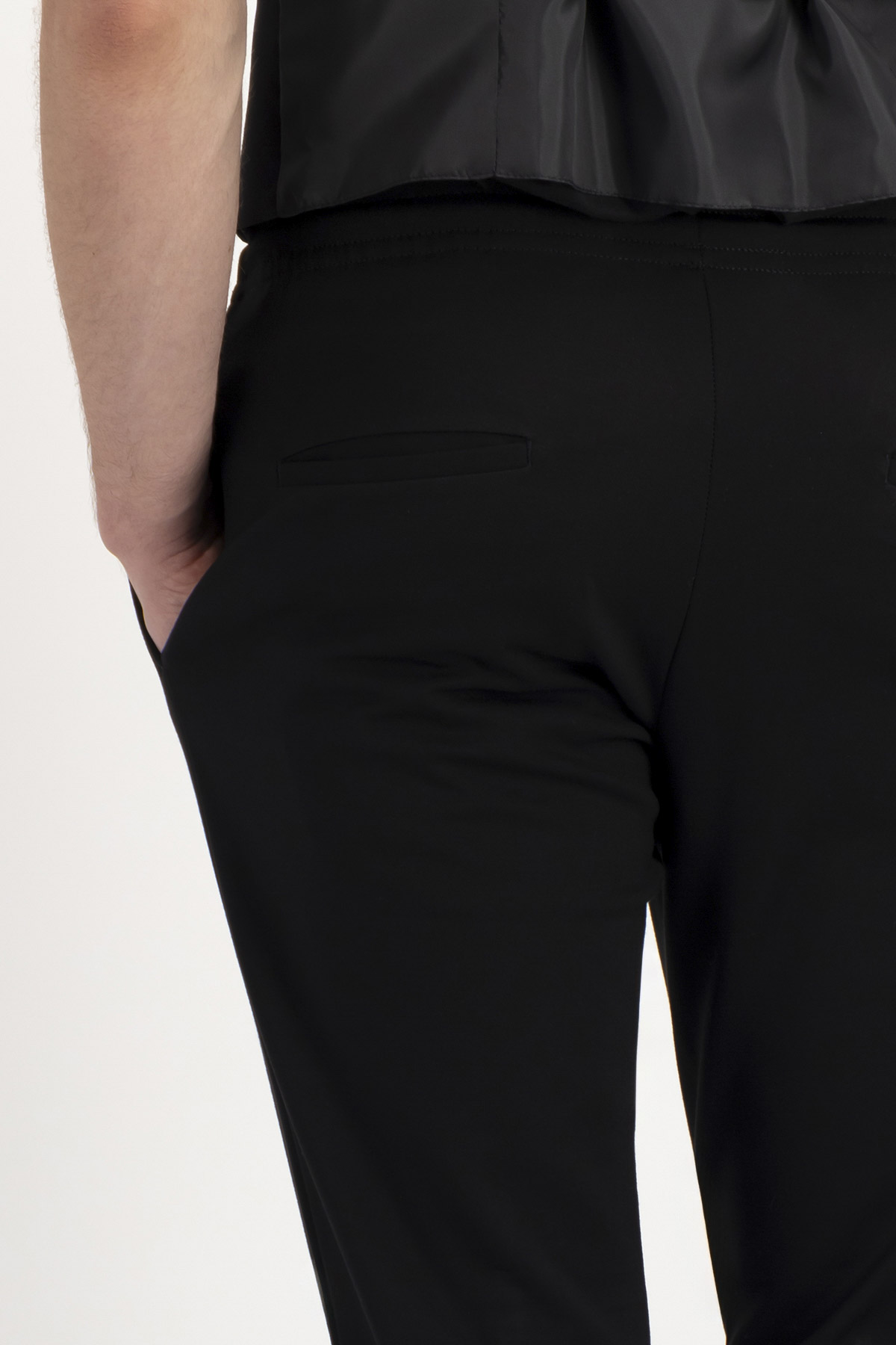 PANTALÓN TIPO JOGGER SLIM FIT LMENTAL image number 3