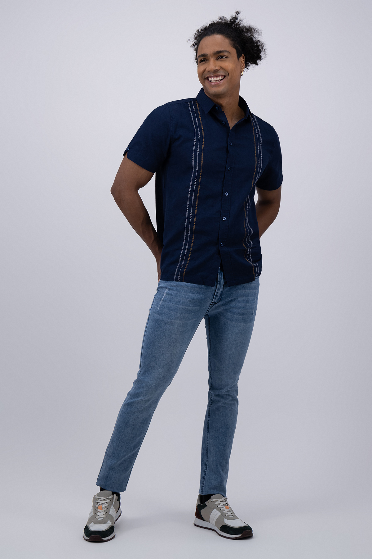 Guayabera con jeans deals